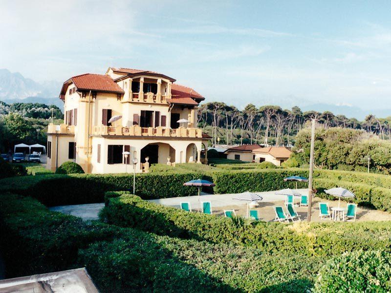 Ostello Apuano Marina Di Carrara Kültér fotó