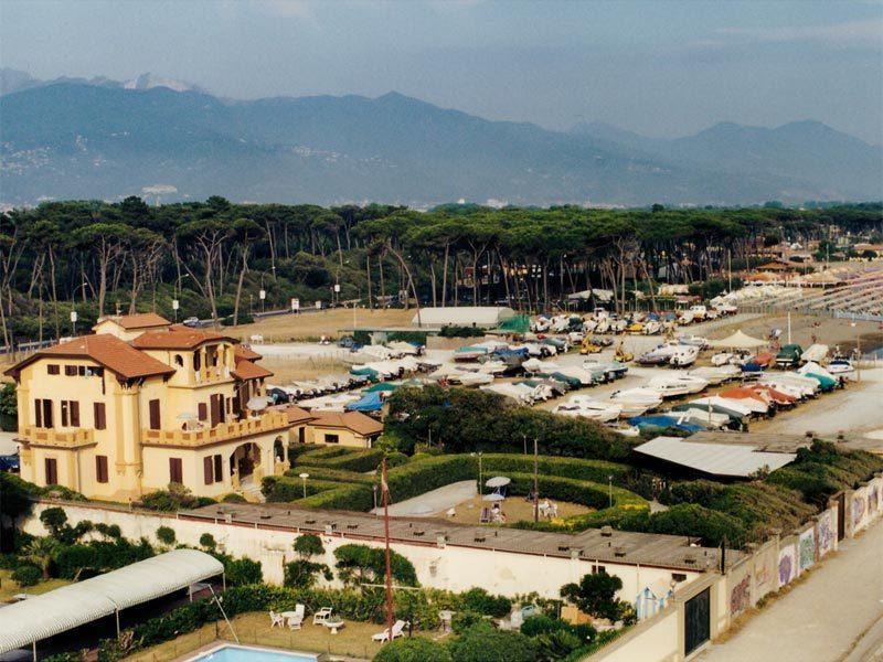 Ostello Apuano Marina Di Carrara Kültér fotó
