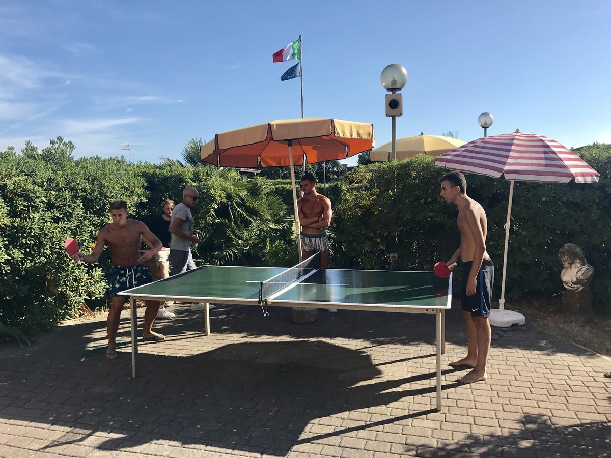Ostello Apuano Marina Di Carrara Kültér fotó