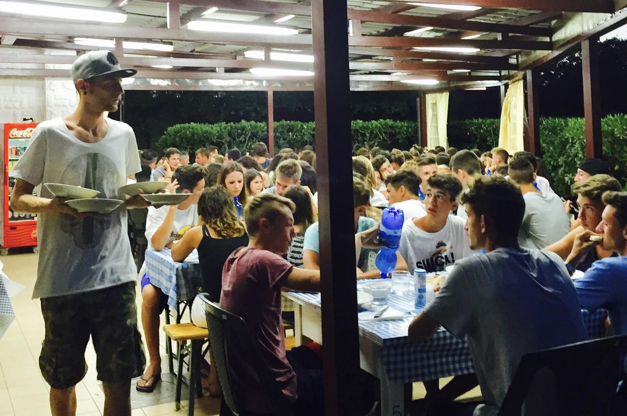 Ostello Apuano Marina Di Carrara Kültér fotó